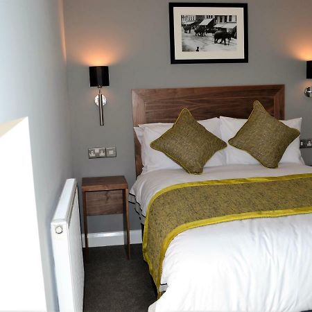 New Park Hotel Carmarthen Buitenkant foto