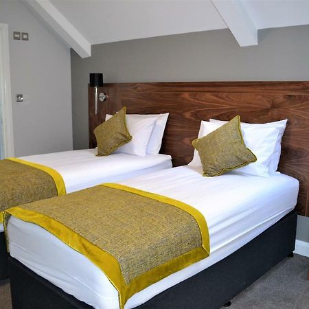 New Park Hotel Carmarthen Buitenkant foto