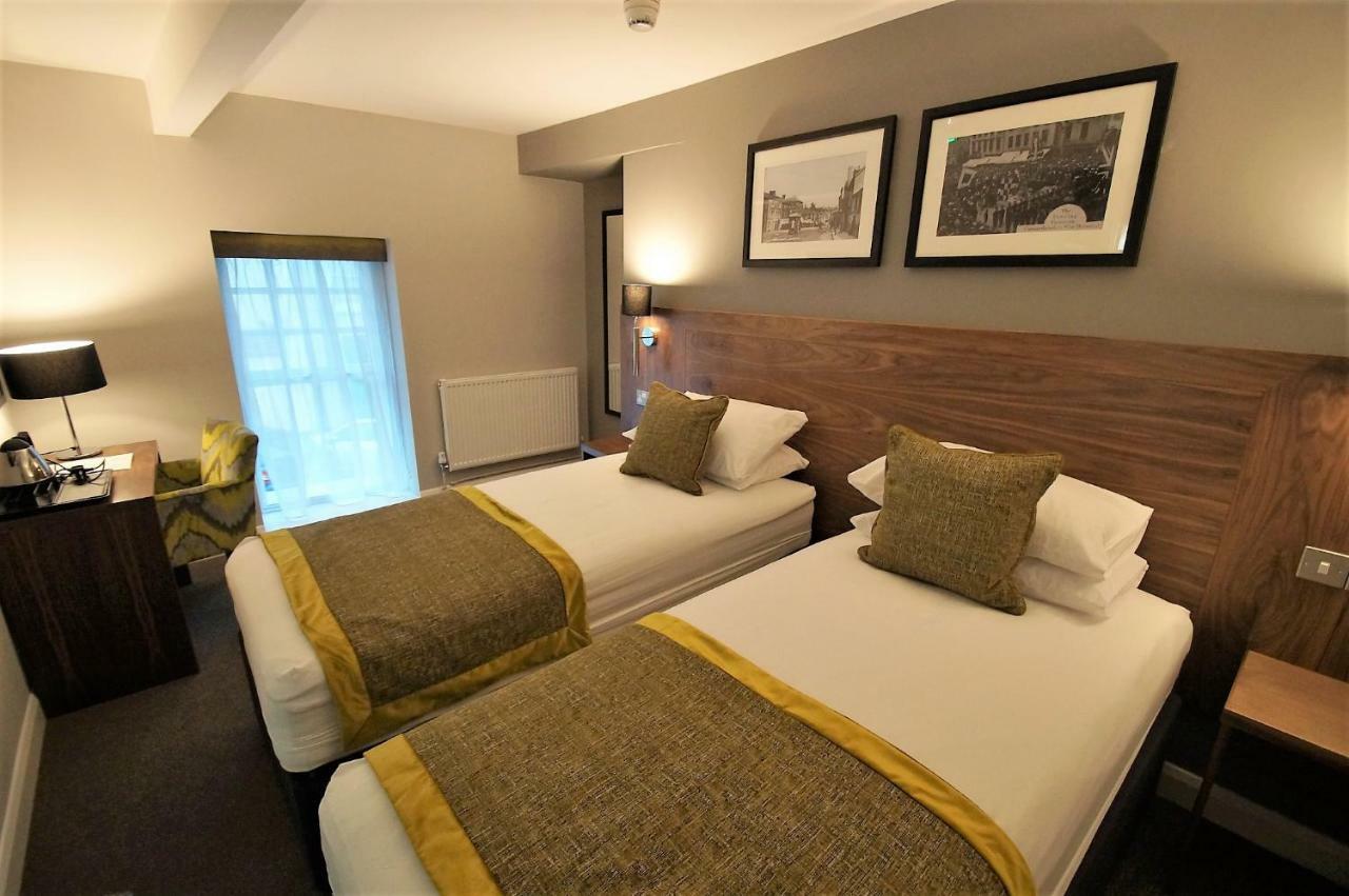 New Park Hotel Carmarthen Buitenkant foto