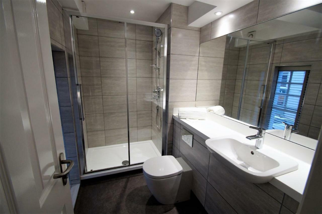 New Park Hotel Carmarthen Buitenkant foto