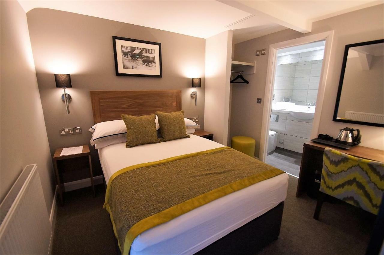 New Park Hotel Carmarthen Buitenkant foto