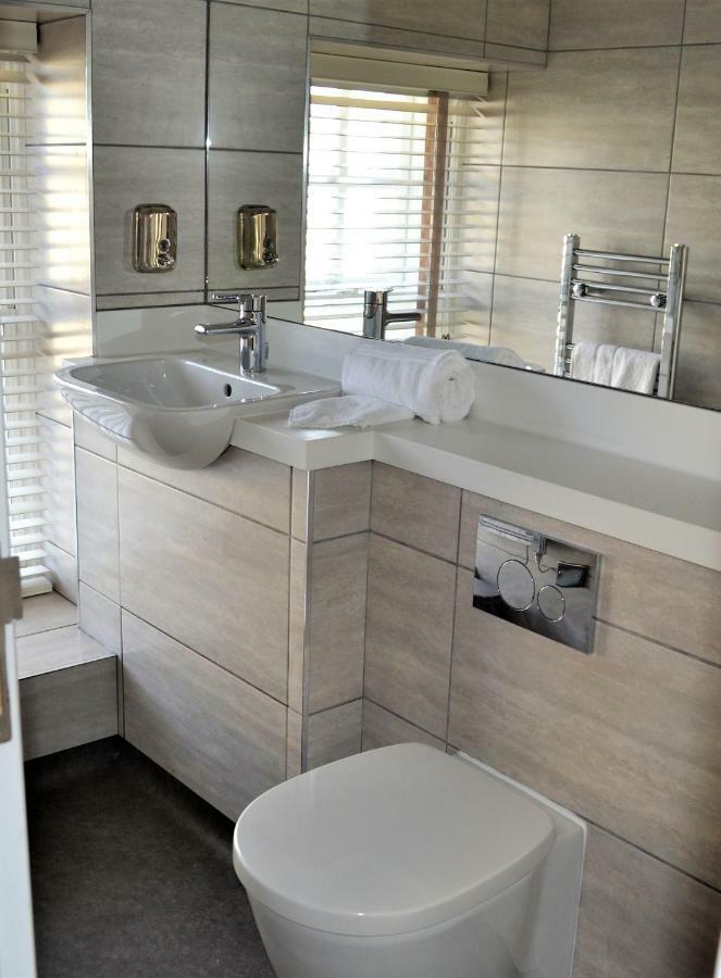 New Park Hotel Carmarthen Buitenkant foto