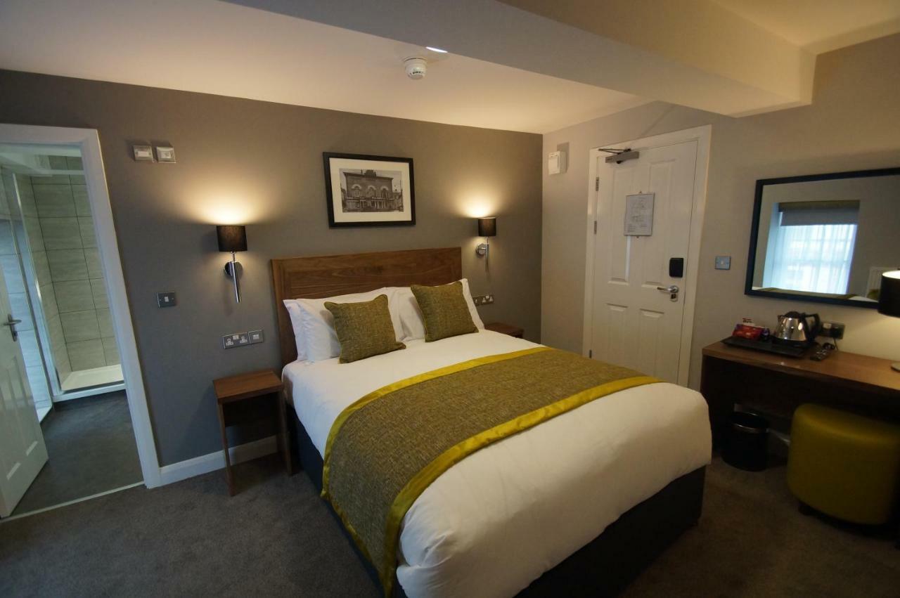 New Park Hotel Carmarthen Buitenkant foto